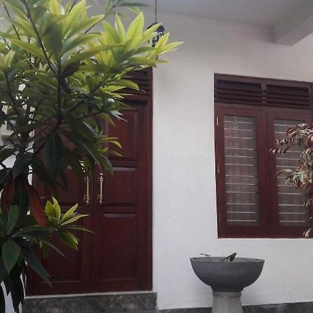 Madithya Villa Hikkaduwa Exterior photo