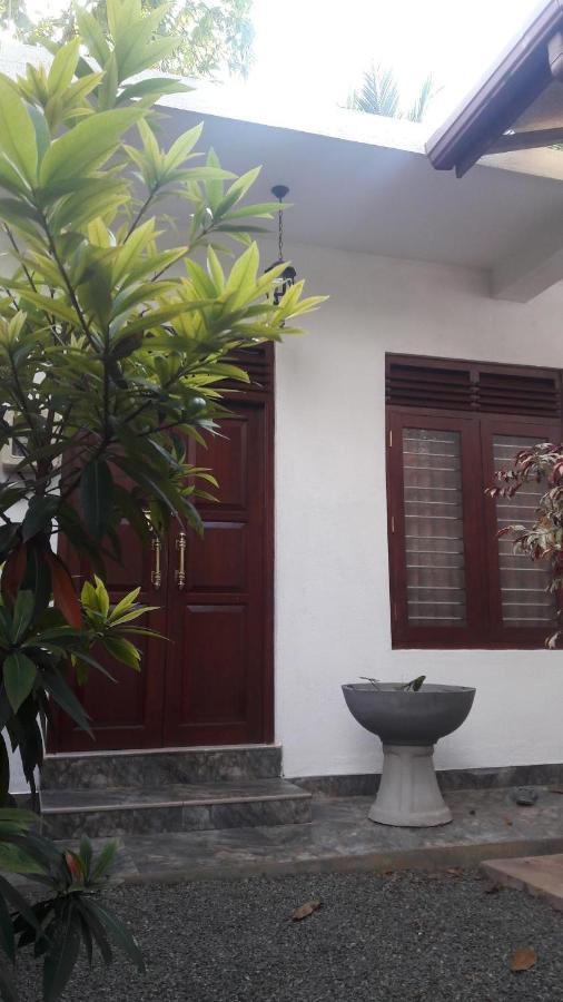 Madithya Villa Hikkaduwa Exterior photo